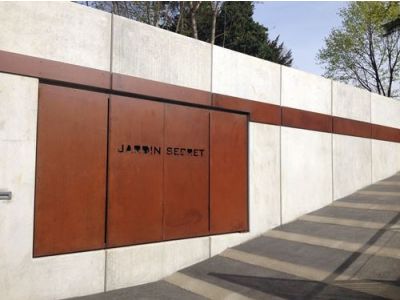 Jardin de la bibliothèque Saint-Rambert à Lyon 9ème- Travail du CORTEN- Portail encastré